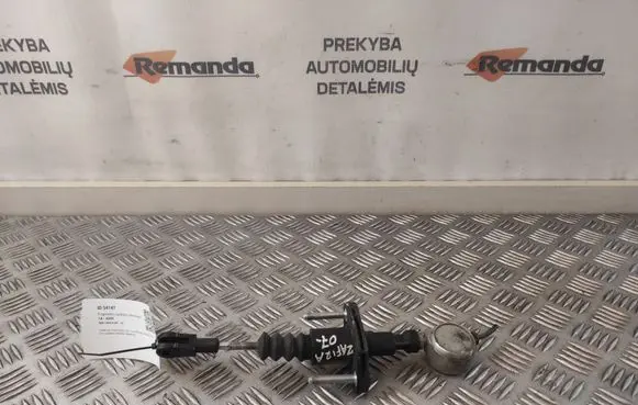 Opel Zafira B Clutch master cylinder 90581565