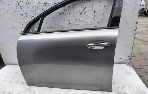 Peugeot 308 Front door 