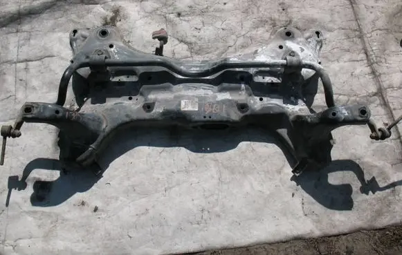 Hyundai i30 Front subframe 62401A6400
