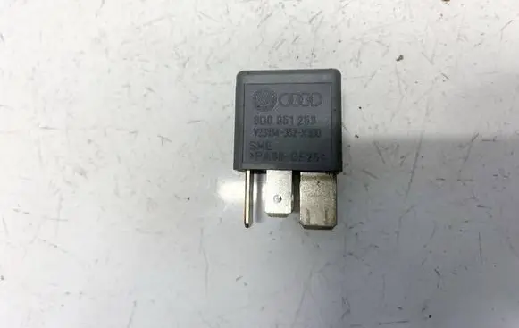 Audi A4 S4 B5 8D Other relay 8d0951253 v23134-j52-x300