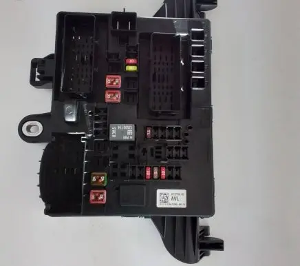 Opel Insignia A Fuse module 22737769 21383304615