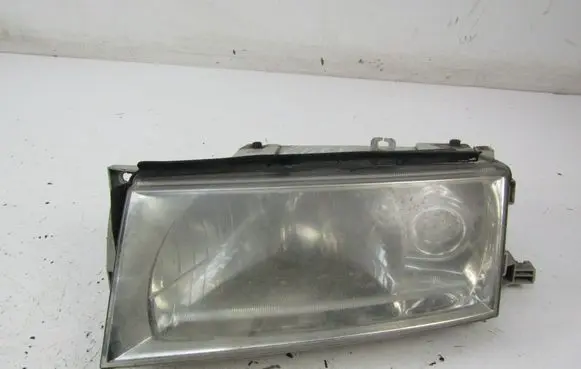Skoda Octavia Mk2 (1Z) Headlight/headlamp 
