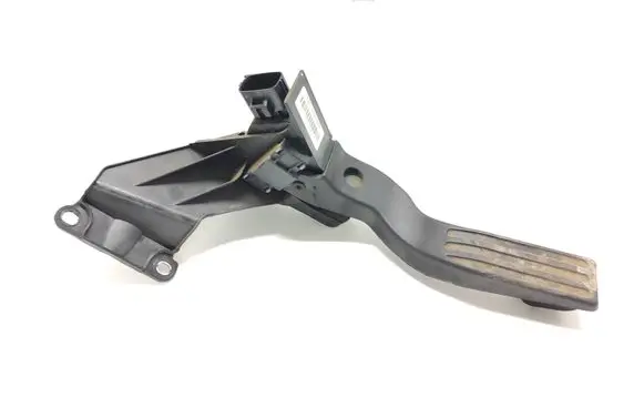 Ford Mondeo Mk III Accelerator throttle pedal 2S719F836DA