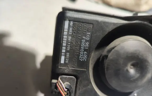 Volkswagen PASSAT B6 Alarm system siren 1K0951605C