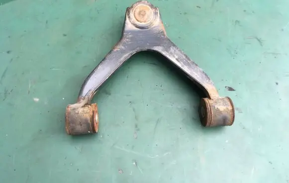 Iveco Daily 5th gen Front lower control arm/wishbone 5801564290