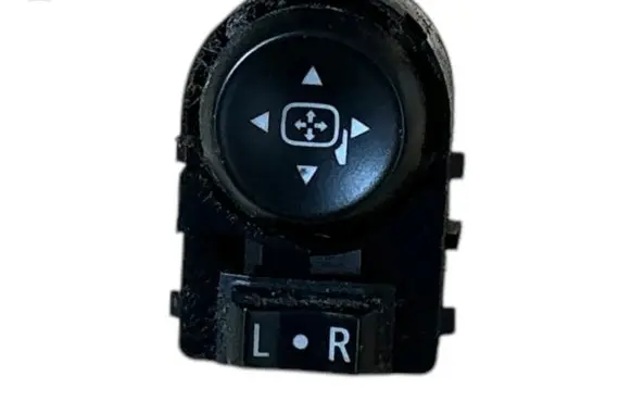Wing mirror switch