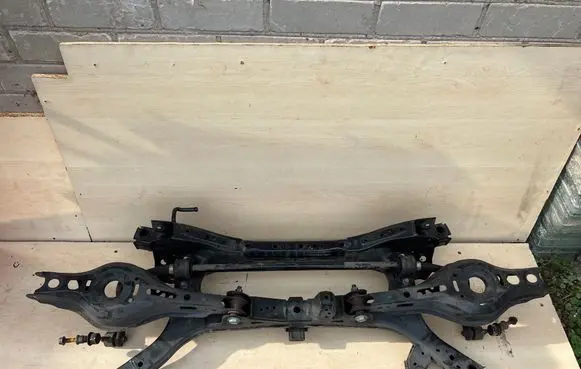 Toyota C-HR I Rear subframe 