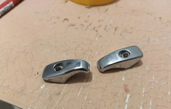 Cadillac STS Seville Cargo luggage net fixing mount 6010181