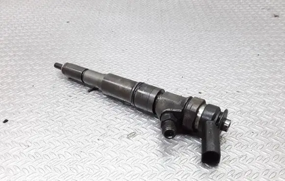 BMW 5 E60 E61 Fuel injector 0445110131 7789661