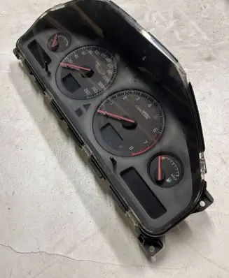 Volvo V70 Speedometer (instrument cluster) 9459821 9499668 69294570T