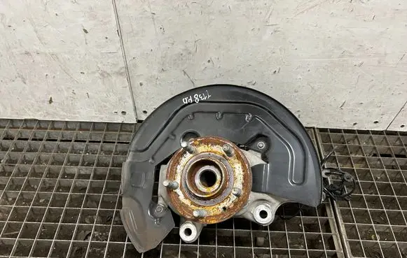 Ford Explorer VI Front wheel hub BB533K170A