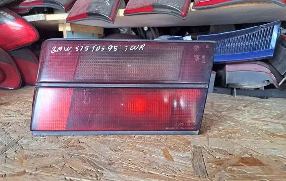 BMW 5 E34 Tailgate rear/tail lights 83515620R 83515620 8351562