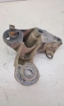 Audi A6 S6 C5 4B Engine mounting bracket 8E0199352D