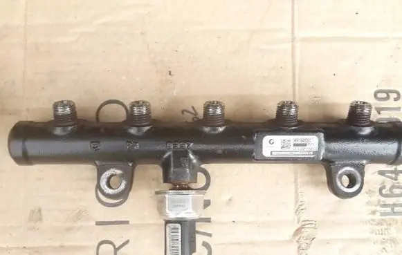 Ford Galaxy Fuel main line pipe