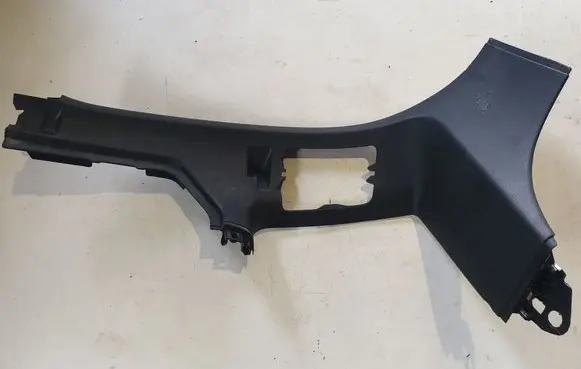 Volvo XC70 (D)pillar trim (top) 