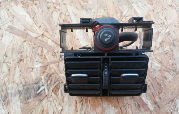 Audi A6 S6 C5 4B Rear air vent grill 4B0819203