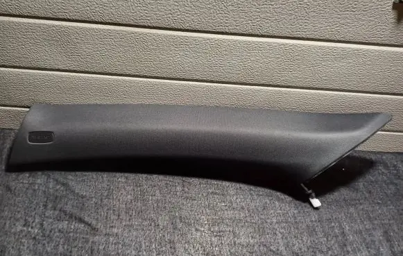 Porsche Macan (95B) (B) pillar trim (top) 25B867223