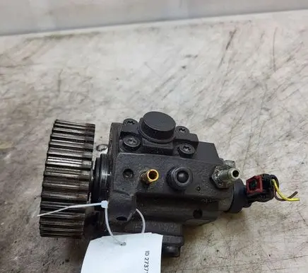 Opel Zafira C Fuel injection high pressure pump 55574632 0445010248 1318052