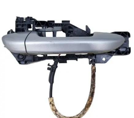 Volkswagen PASSAT B7 Rear door exterior handle/bracket 3C0837886J