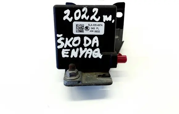 Skoda Enyaq iV Aerial antenna amplifier 5LA035497A 5LA035317A