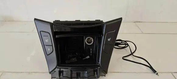 Hyundai i40 Dashboard storage box/compartment 846303Z440 20121072
