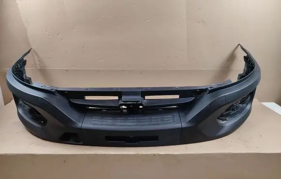 Iveco Daily 6th gen Front bumper 105802313252 105802316030 105802316027