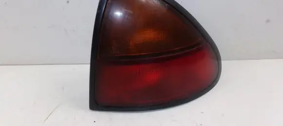 Mazda 323 F Rear/tail lights