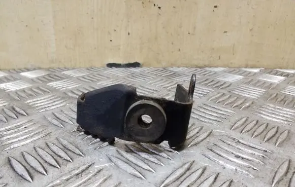 Nissan Qashqai Radiator mount bracket