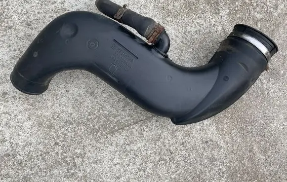 Intercooler hose/pipe