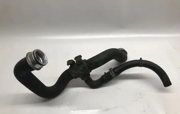 Mercedes-Benz C W204 Engine coolant pipe/hose A2045013782 A2048301696