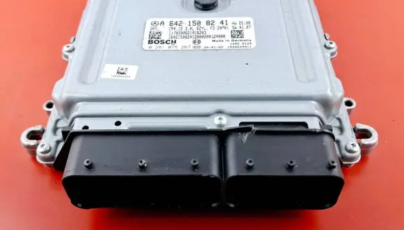 Mercedes-Benz E W211 Engine control unit/module ECU A6421508241