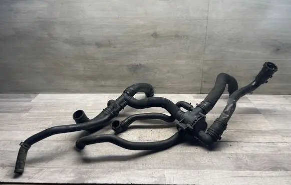 Jaguar XF X250 Thermostat/thermostat housing 9X238A586AD