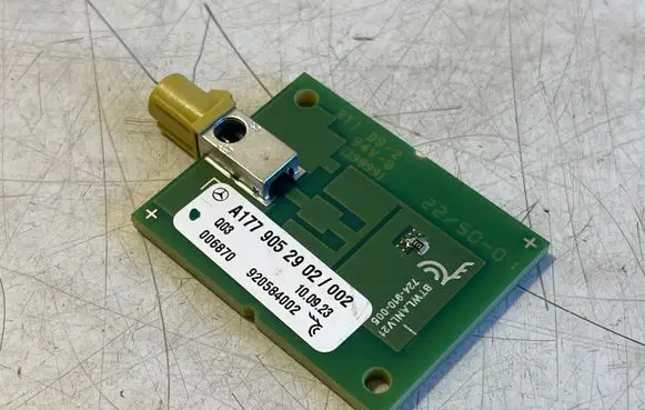 Mercedes-Benz GLB X247 Aerial antenna amplifier A1779052902