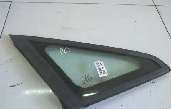Ford Focus C-MAX Front triangle window/glass AS2