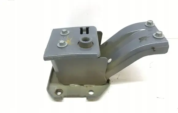 Quarter panel pressure vent