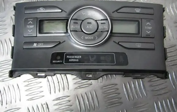 Toyota Auris 150 Climate control unit 5590002230b 55900-02230-b