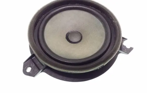 Toyota Auris E180 Front door speaker