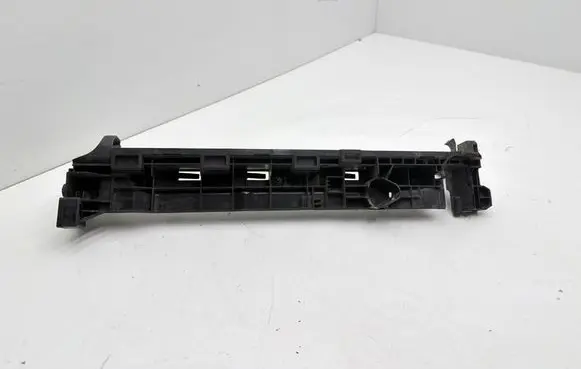 Mercedes-Benz GLC C253 Radiator mount bracket A0995040700
