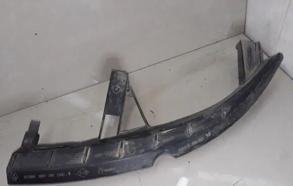 Front bumper mounting bracket