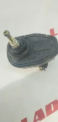 Volkswagen PASSAT B4 Headlight level adjustment motor 00437548 357941295