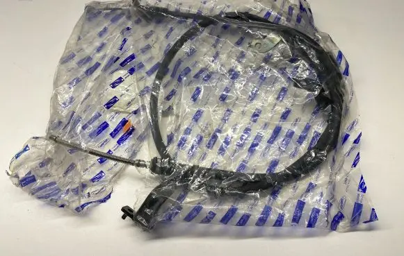 Hyundai Tucson JM Handbrake/parking brake wiring cable 597702E500