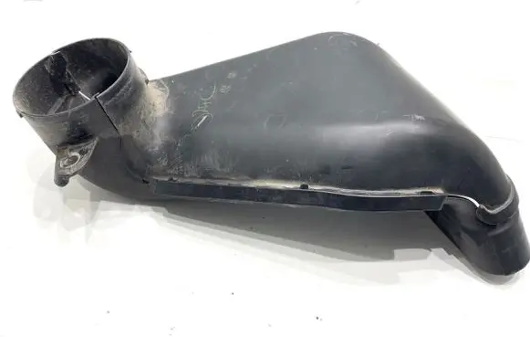 Ford Ecosport Air intake hose/pipe GN159C676AC