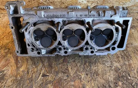 Other cylinder head part