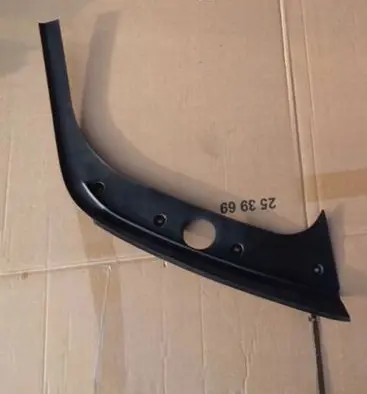 Mercedes-Benz GL X164 Rear side glass trim A1646700387