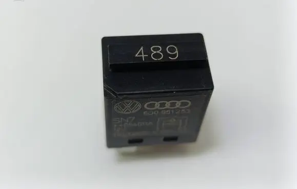 Volkswagen Polo IV 9N3 Other relay 6Q0951253