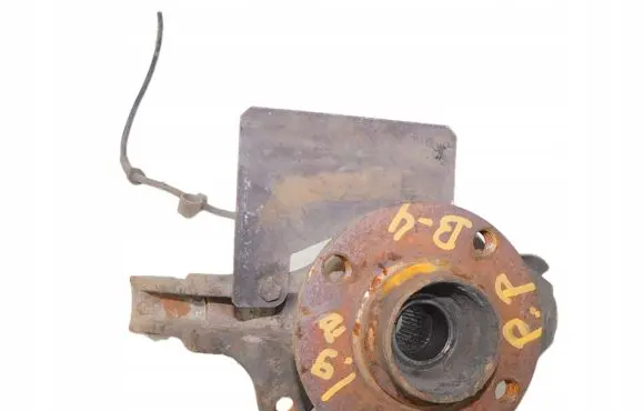 Audi A4 S4 B5 8D Front wheel hub
