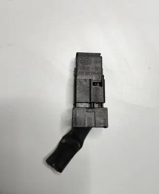 Nissan Navara D22 Other relay 4RD00781404 252309F905