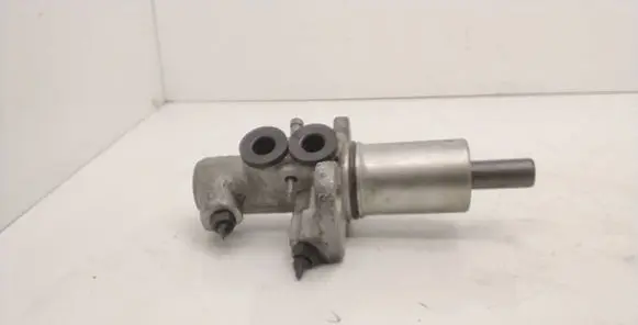 Volkswagen PASSAT B5.5 Master brake cylinder 2499