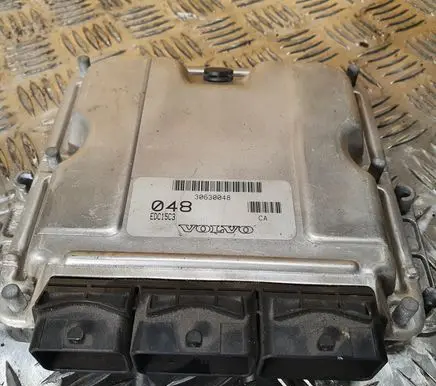 Volvo S40, V40 Engine control unit/module 8200065996 8200126494 0281010441