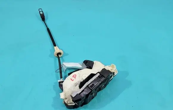 Volkswagen Golf VI Front door lock 5K1837015B IMPRK1591172